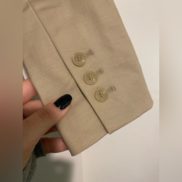 Liz Claiborne one button blazer - Picture 6 of 8